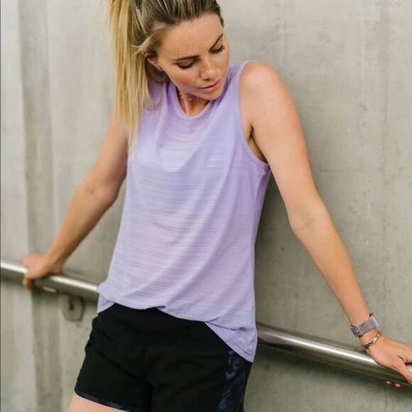 Zyia Active Medium Purple Lavender Luxe Muscle Tank Top Perforated Light Weight - Picture 1 of 6